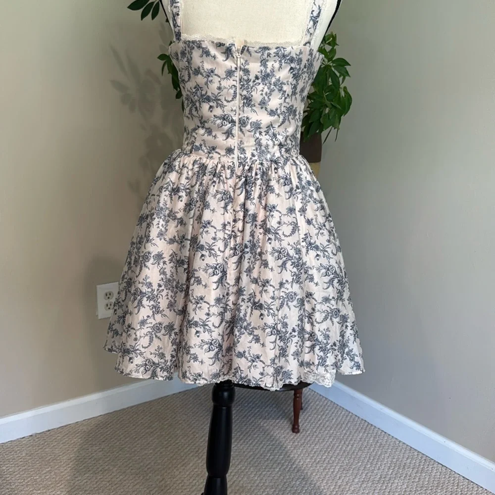 House of CB London BRIGITTE English Porcelain Print Corset Mini Dress. - Picture 7 of 13